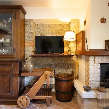 La Polla With Swimming Pool Appartement Lucca