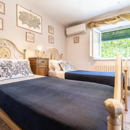 La Polla With Swimming Pool Appartement Lucca