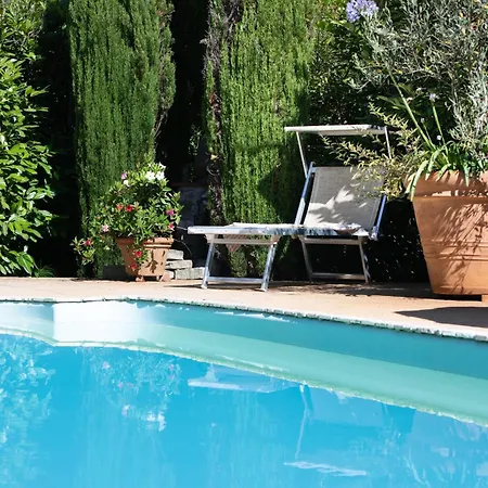 La Polla With Swimming Pool Appartement *