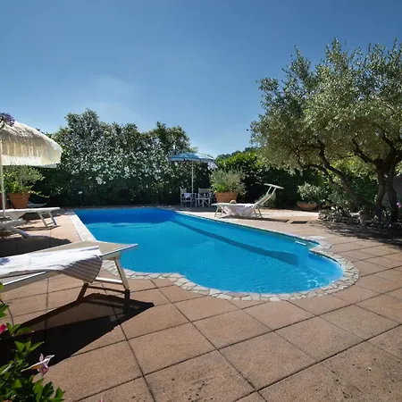 La Polla With Swimming Pool Appartement Lucca