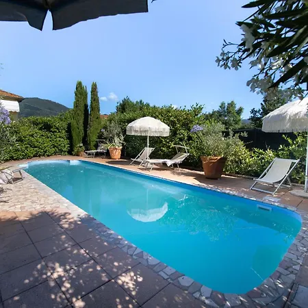 La Polla With Swimming Pool Appartement Lucca